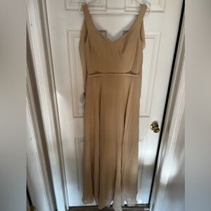 new with tags! (Never worn, bought it as a size/style trial and didn’t return!)